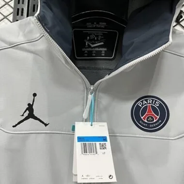 25-26 Paris Jackets Albumbild 10