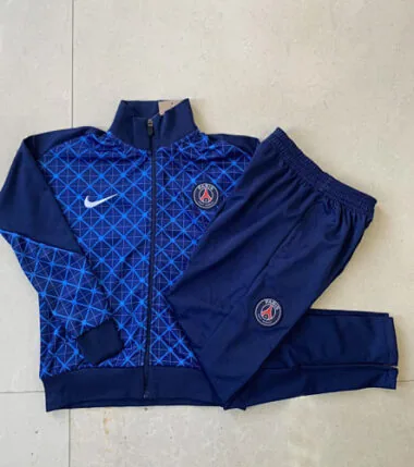 Imagen 2 del álbum 25-26 Chaquetas infantiles de París