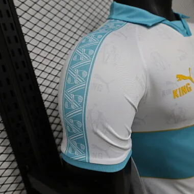 Image 3 de l’album Maillots de football de l’équipe de Marseille, versions joueurs, 26-27