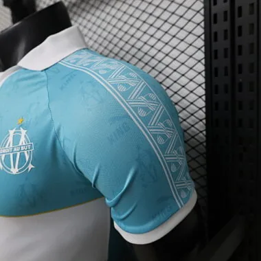 Fußballtrikots der Spieler von Marseille, Saison 26–27 Albumbild 4