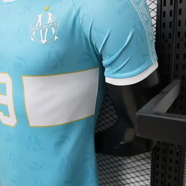 Fußballtrikots der Spieler von Marseille, Saison 26–27 Albumbild 6