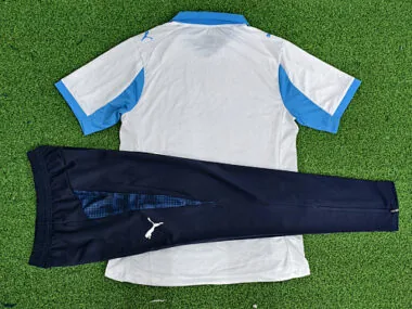 Immagine 2 dell’album 25-26 Marseille Short Sleeve+Pants
