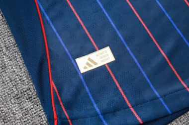 Image 21 de l’album 25-26 Lyon Short Sleeve+Pants