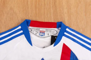 Image 8 de l’album 10-11 Lyon Home Retro Soccer Jerseys