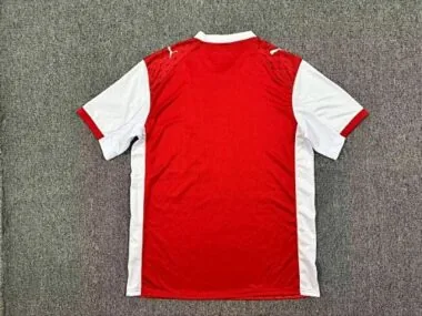 Immagine 2 dell’album Maglie da calcio della Reims per le partite in casa, numero 25-26