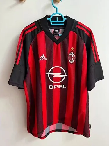 AC Mailand Heimtrikots im Retro-Stil der Saison 2002/2003