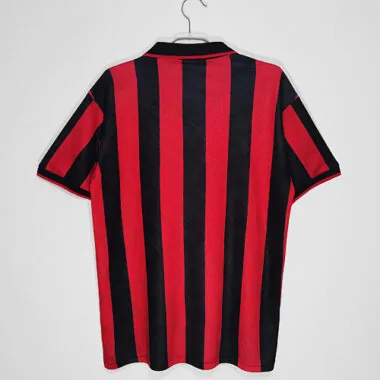 Imagem 2 do álbum Camisolas de futebol retro do AC Milan para jogos em casa da época 1995/96