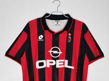 Imagem 3 do álbum Camisolas de futebol retro do AC Milan para jogos em casa da época 1995/96