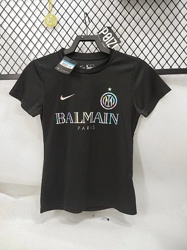 25–26 Inter Mailand – Spezielle Damen-Fußballtrikots