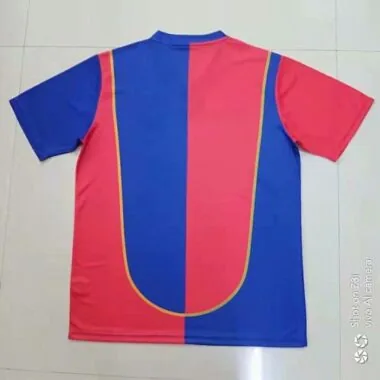 Imagem 2 do álbum Camisolas de futebol retro do Cagliari para jogos em casa, 04/05