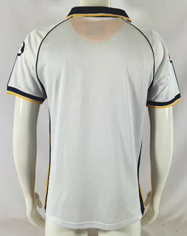 Immagine 2 dell’album 03/04 Maglie da calcio retrò in trasferta del Parma