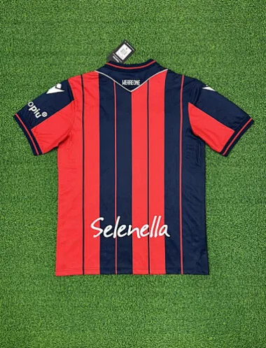 Immagine 2 dell’album Maglie da calcio della Bologna per la stagione 2025-2026