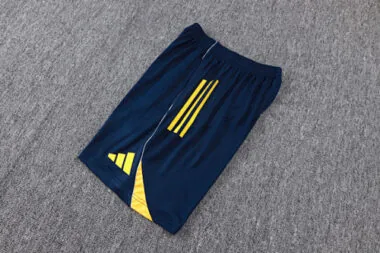 Immagine 21 dell’album Tuta da calcio per gli allenamenti del Boca Juniors del 25-26