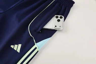 Immagine 4 dell’album 25-26 Ajax Long Sleeve Jackets
