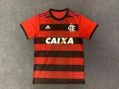 Imagen 4 del álbum Camisetas de fútbol retro de local del Flamengo de la temporada 18/19