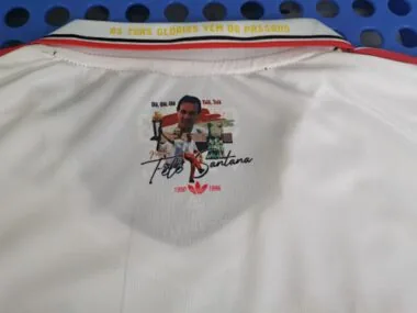 Image 3 de l’album 1992 Sao Paulo Retro Anniversary Soccer Jerseys