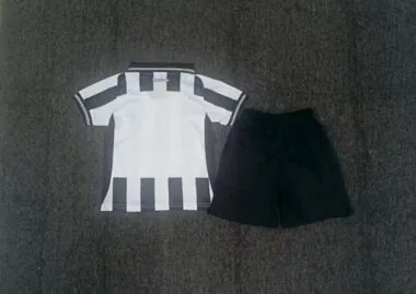 Afbeelding 2 van album 25-26 Botafogo thuisvoetbalshirts voor kinderen