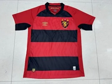 Camisetas de fútbol del Recife para los partidos en casa, 25-26