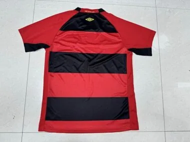 Imagem 2 do álbum Camisolas de futebol do Recife para os jogos em casa de 25 e 26