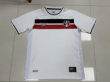 Camisetas de fútbol del Santa Cruz para los partidos fuera de casa, 26-27