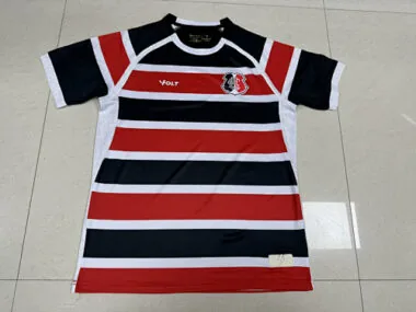 Camisetas de fútbol del Santa Cruz para los partidos en casa, números 25 y 26