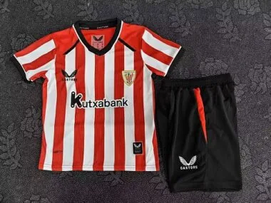 Camiseta y pantalones cortos infantiles del Athletic de Bilbao para la temporada 2026/27 (local)