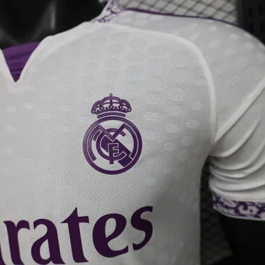 Immagine 3 dell’album Maglia del Real Madrid Edizione Speciale Stagione 2026/27 - Versione da giocatore