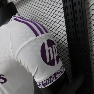 Immagine 5 dell’album Maglia del Real Madrid Edizione Speciale Stagione 2026/27 - Versione da giocatore