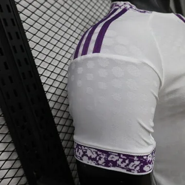 Immagine 6 dell’album Maglia del Real Madrid Edizione Speciale Stagione 2026/27 - Versione da giocatore