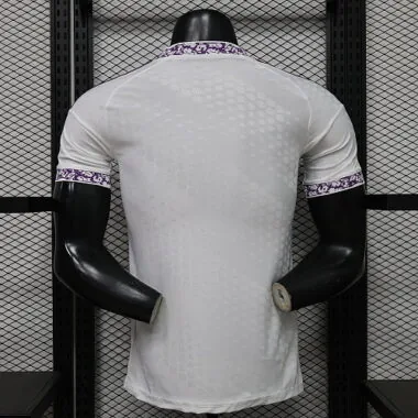Immagine 8 dell’album Maglia del Real Madrid Edizione Speciale Stagione 2026/27 - Versione da giocatore