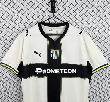 Imagen 2 del álbum Camiseta local del Parma 2026/27