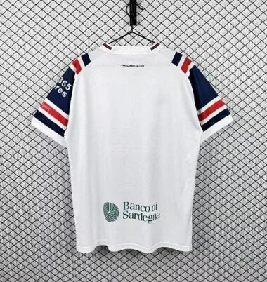 Immagine 3 dell’album Maglia da trasferta del Cagliari 2026/27