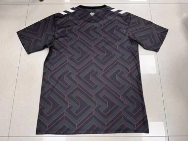 Imagen 2 del álbum 2026/27 Heart Goalkeeper Jersey