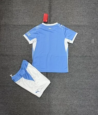 Image 2 de l’album Maillot et short pour enfants « domicile » de Manchester City 2026/27