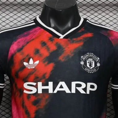 Image 2 de l’album Maillot « Édition spéciale » de Manchester United 2026/27, version joueur