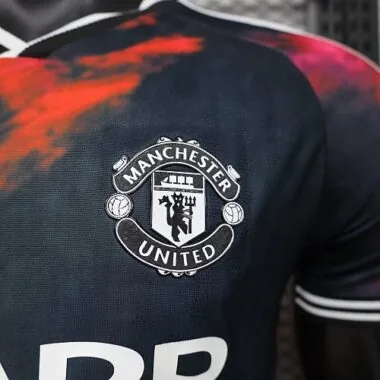Image 3 de l’album Maillot « Édition spéciale » de Manchester United 2026/27, version joueur