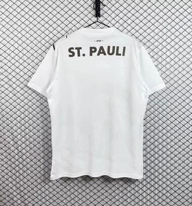 Image 2 de l’album Maillot extérieur du St. Pauli pour la saison 2026/27