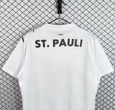 Image 3 de l’album Maillot extérieur du St. Pauli pour la saison 2026/27