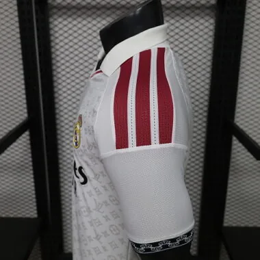 Imagen 8 del álbum Camiseta del Real Madrid, edición especial temporada 2026/27, versión de jugador