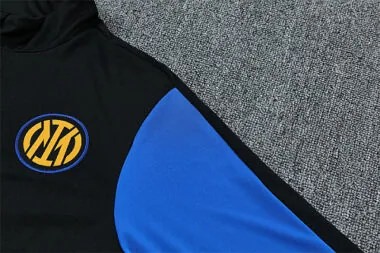 Image 6 de l’album Survêtement à manches longues de l’Inter Milan 2026/27