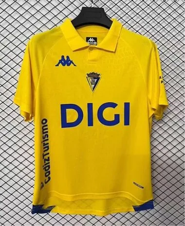 Camiseta de local del Cádiz para la temporada 2026/27