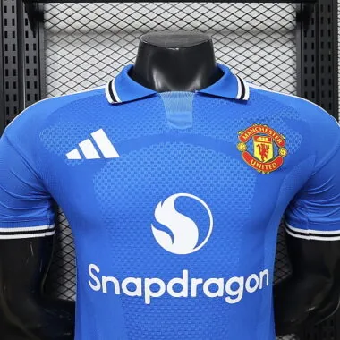 Image 2 de l’album Maillot « Player Version » du Manchester City 2026/27
