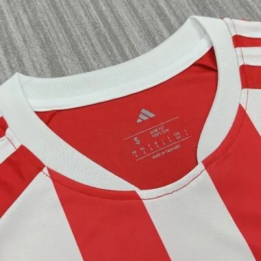 Imagem 2 do álbum Camisa de jogo em casa do Olympiacos 2026/27