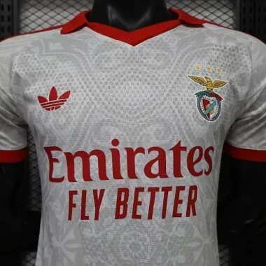 Afbeelding 11 van album 2026/27 Benfica Away Player Version Jersey