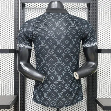 Immagine 9 dell’album Maglia del Real Madrid Edizione Speciale Stagione 2026/27 - Versione da giocatore