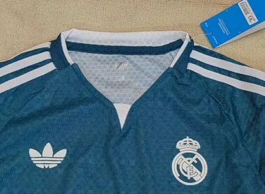 Immagine 2 dell’album Maglia da bambino in trasferta del Real Madrid stagione 2026/27