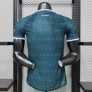 Immagine 9 dell’album Maglia da trasferta del Real Madrid 2026/27, versione giocatore