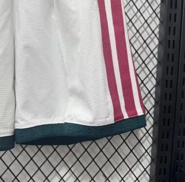 Imagem 7 do álbum Calções do Real Madrid 2026/27 (versão para jogador, para jogos em casa)
