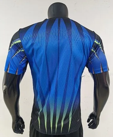 Imagem 3 do álbum 2026/27 Paris Saint-Germain Special Edition Jersey