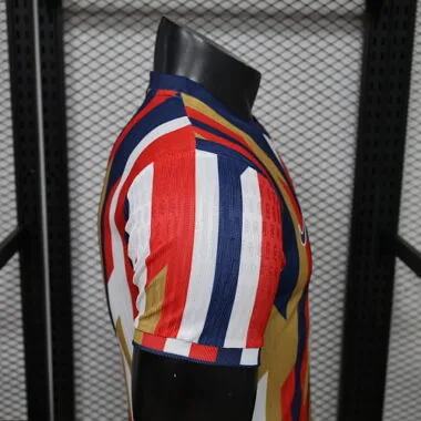 Imagen 5 del álbum Camiseta de visitante de las Chivas, temporada 2026/27, versión para jugador